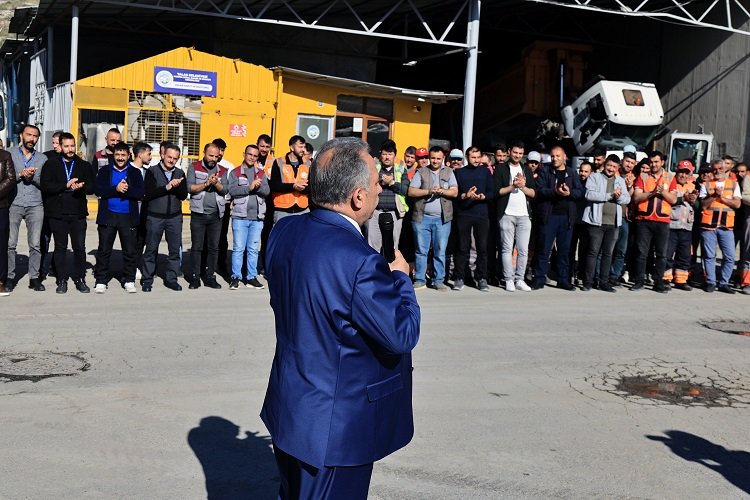 Başkan Yalçın: “Güzel işler yaptık hep de ilkleri yaptık” -