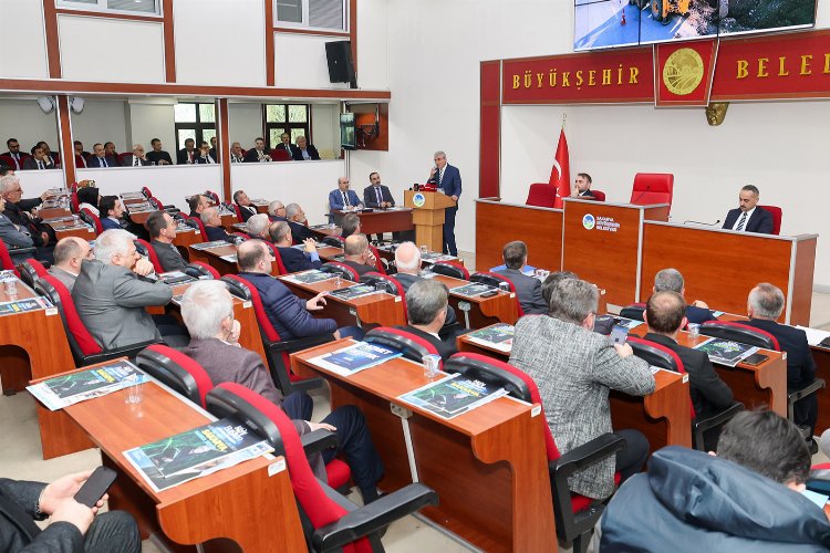 Başkan Yüce Sakarya Meclisi'nden seslendi: İlk günkü aşkla buradayız -