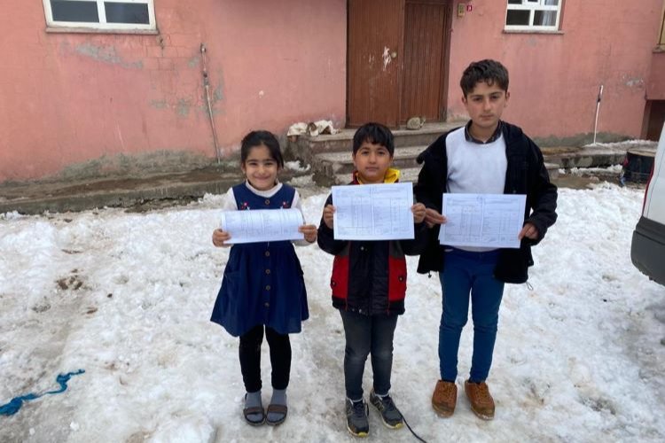 Batman Kozluk’ta köy öğretmenlerinden örnek davranış -