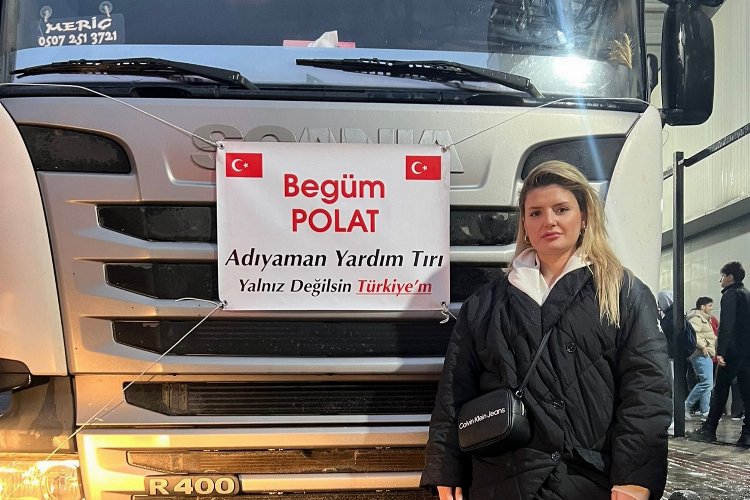 Begüm Polat'tan tekbire eleştiriye isyan -