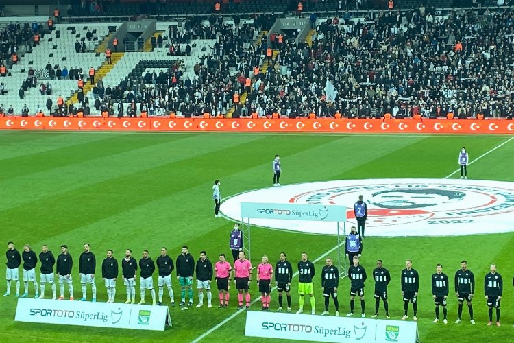 Beşiktaş'tan farkındalık pankartı -