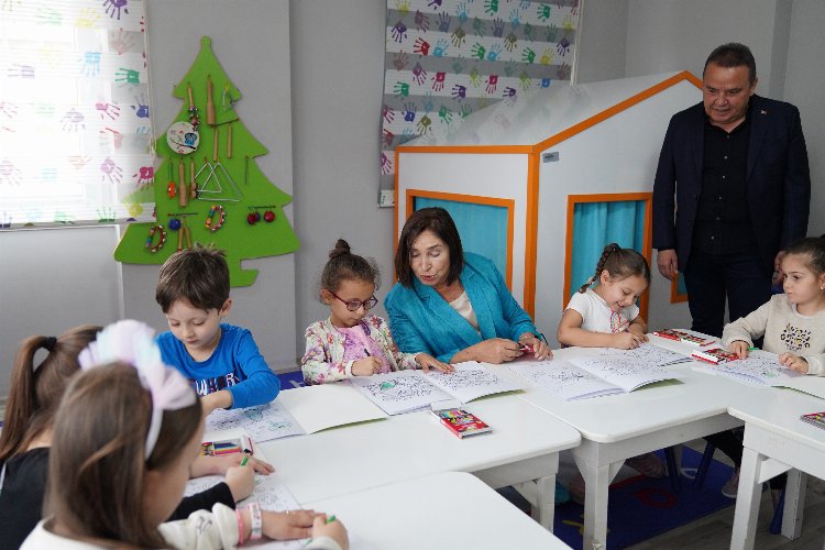 Beylikdüzü'nün projesi Konya ve Antalya'da tanıtıldı -