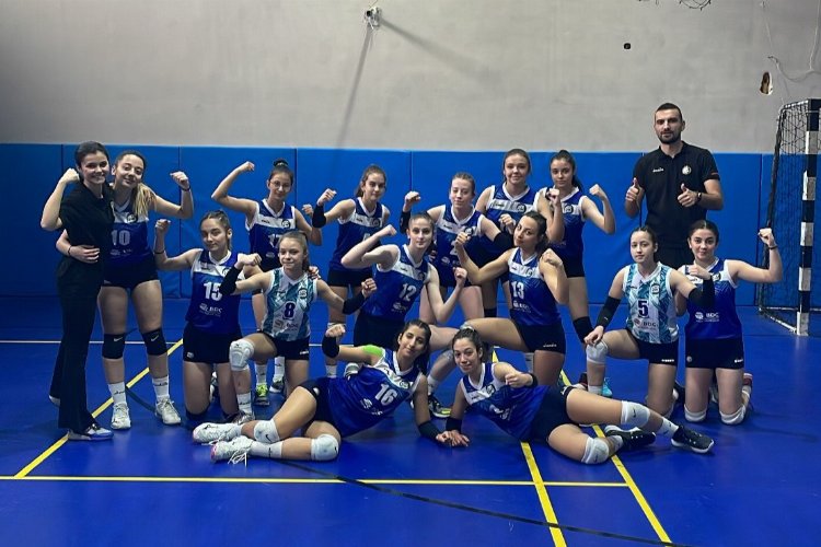 Bilecik Bozüyük Belediyesi Kız Voleybol Takımı Türkiye yarı finallerine yükseldi -