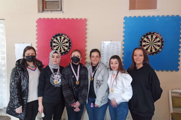 Bilecik Bozüyüklü kadınlar 'Dart' sporunda hünerlerini sergiledi -