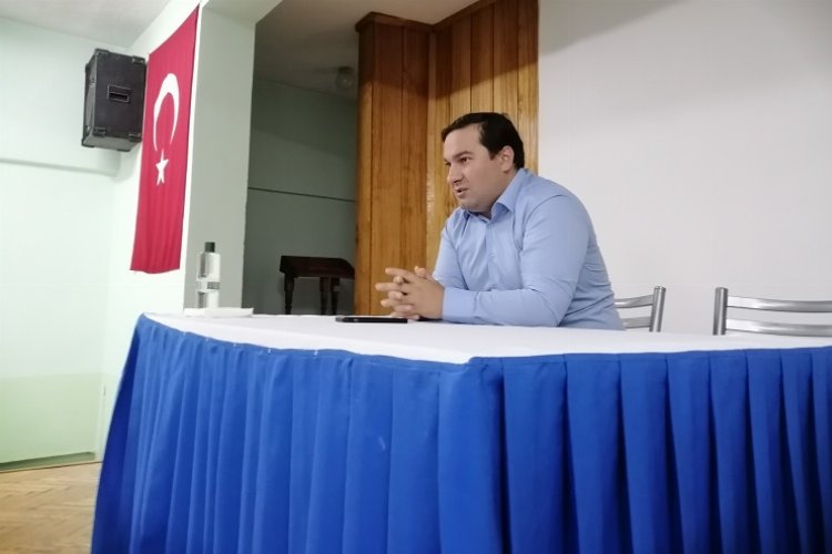 Bilecik'in Pazaryeri Kaymakamı Ferhat Altay muhtarları dinledi. -