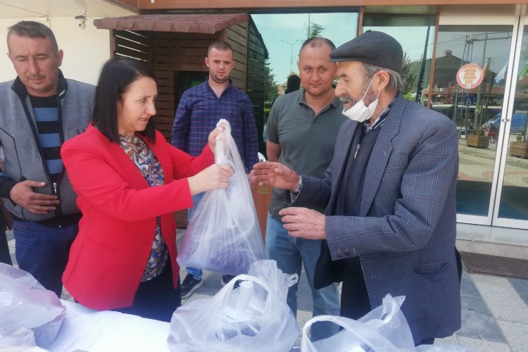 Bilecik Pazaryeri Belediyesinden çiftçilere yağlık ayçiçeği tohumu -