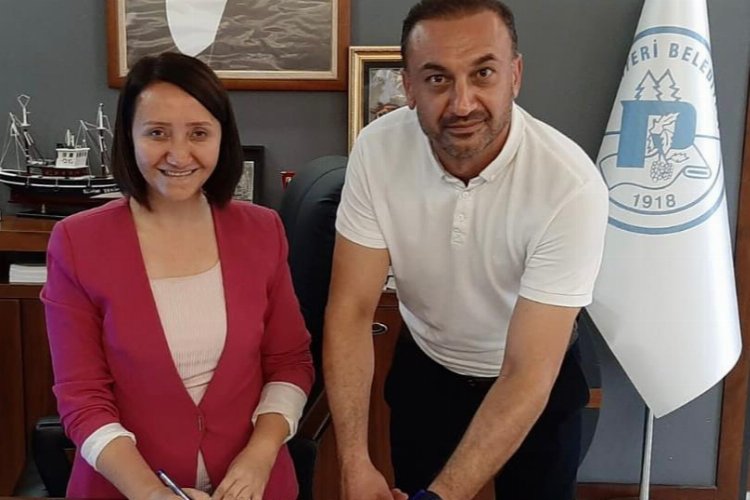Bilecik Pazaryeri'de belediye personeline ek zam -