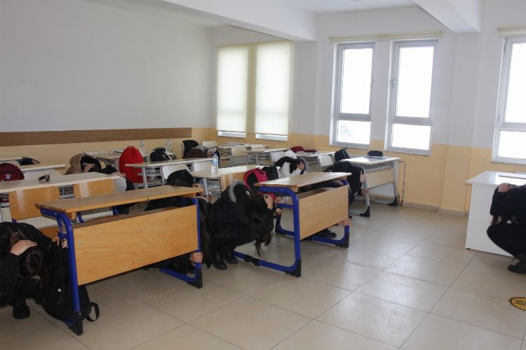 Bilecik Pazaryeri ilçesinde gerçeği aratmayan deprem tatbikatı -