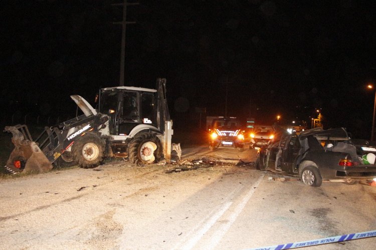 Bilecik Pazaryeri'nde feci kaza: 1 ölü, 1 yaralı! -