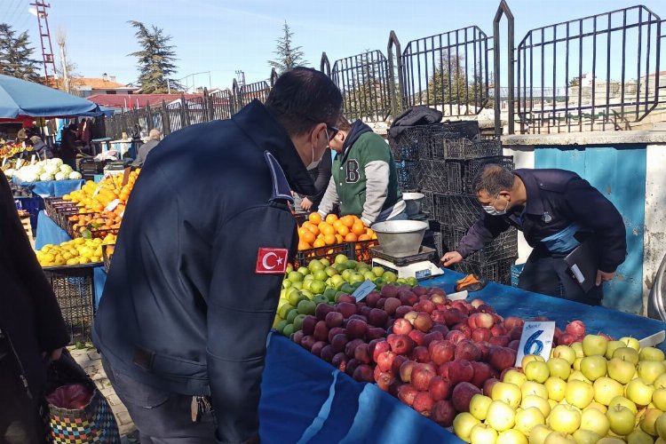 Bilecik Pazaryeri'nde Zabıta'dan terazi denetimi -