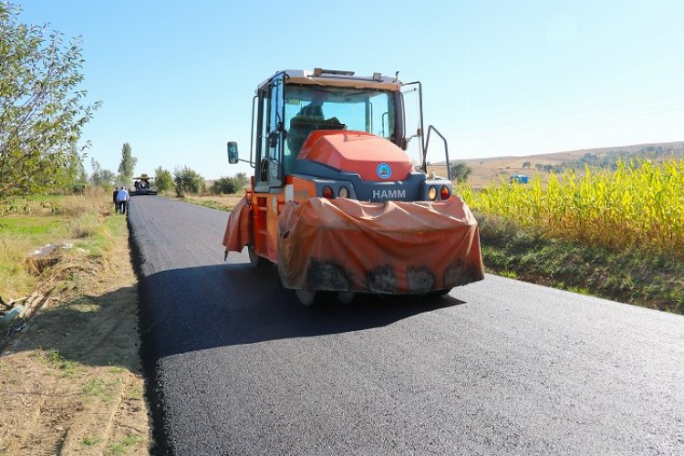 Bilecik'te köy yolları asfaltlanıyor -