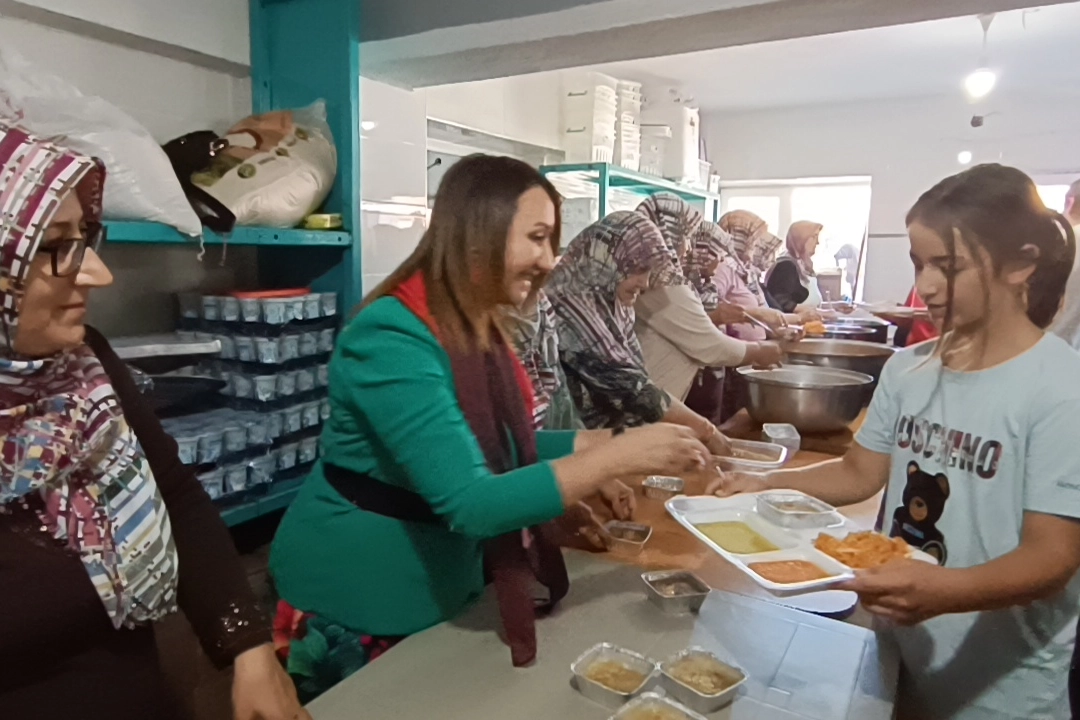Bilecik’te köylü kadınlarından aşure etkinliği -