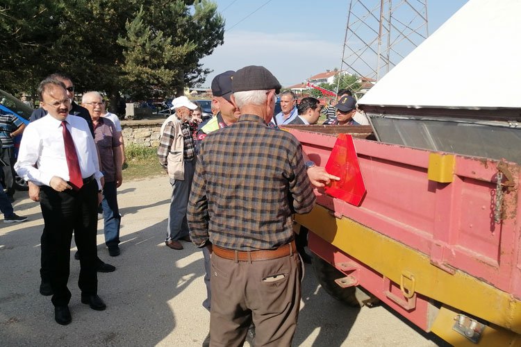 Bilecik'te Vali Kızılkaya'dan traktör sürücülerine uyarı -