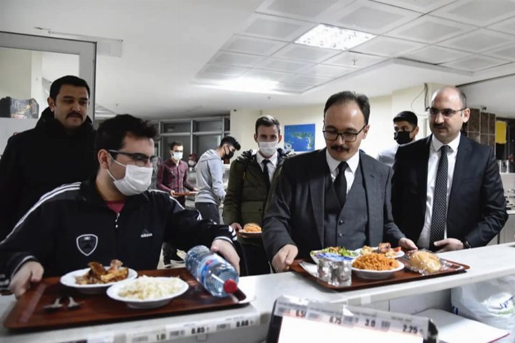 Bilecik Valisi Dr. Kızılkaya öğrenciler ile bir araya geldi -