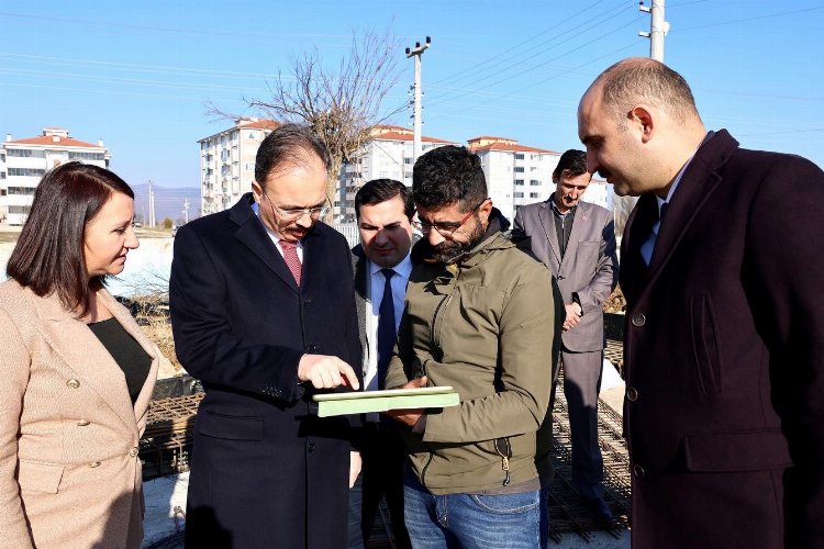 Bilecik Valisi Kızılkaya'dan Pazaryeri'nin spor yatırımlarına inceleme -