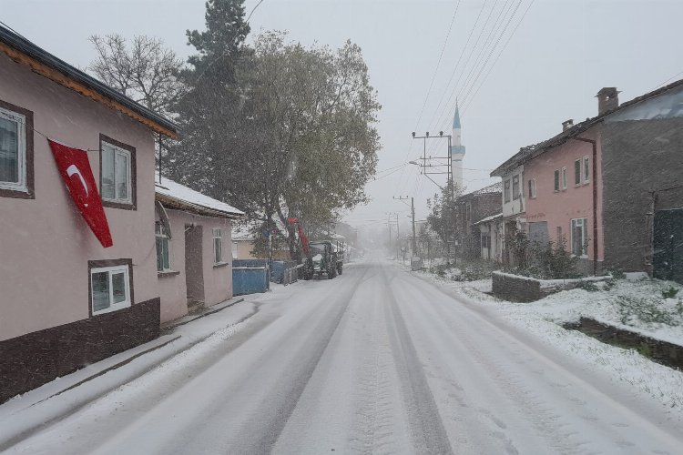 Bilecik ve ilçeleri beyaza büründü! -