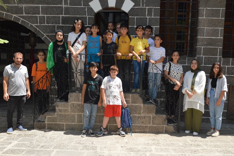 Bilgievi öğrencileri müzeleri gezdi -