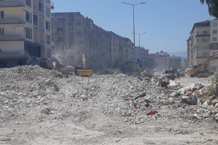 Bilinçsiz kaldırılan enkazlar Hatay'da eziyete dönüşüyor -