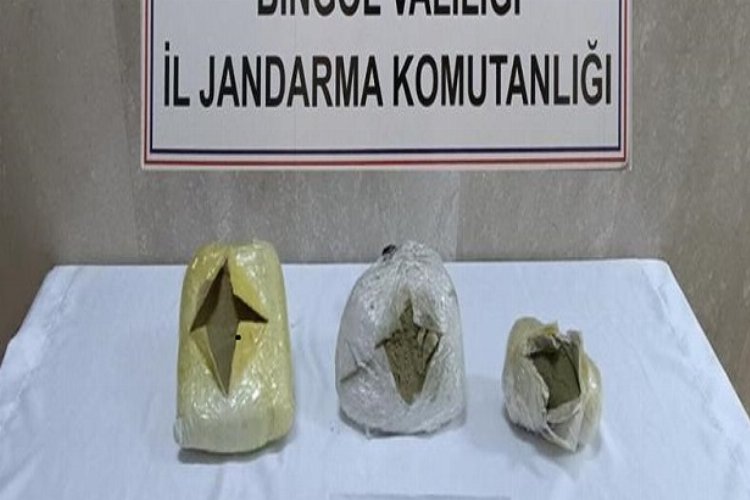 Bingöl’de dere yatağına gizlenmiş esrar ele geçirildi -