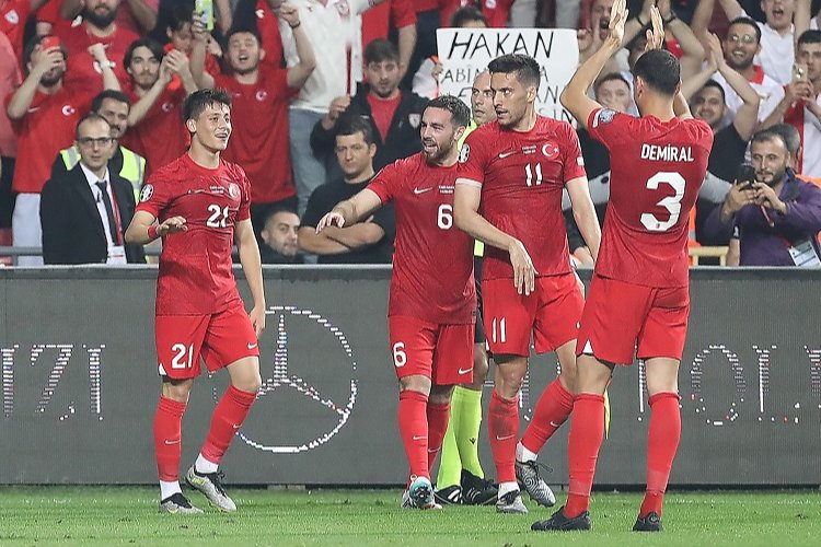 Bizim Çocuklar'ın 'Güler' yüzü -