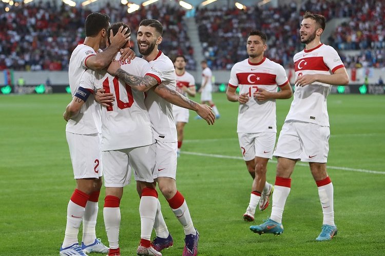 Bizim Çocuklar hız kesmiyor -