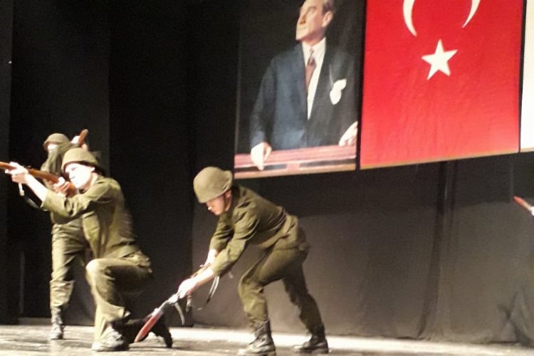 ‘Bizimkiler’ ve ‘Küfe’ Manisa Salihli’de sahnelendi -