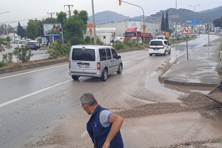 Bodrum'da ekipler sağanak teyakkuzda -