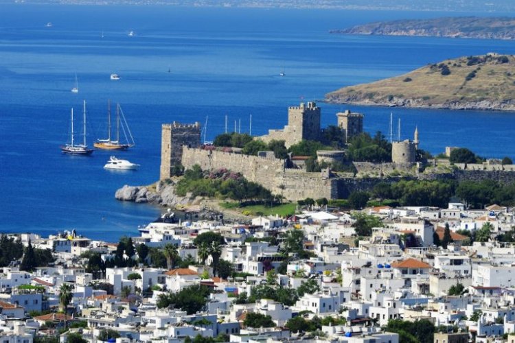 Bodrum'da milyonluk kiralar dudak uçurtuyor! Ev fiyatları şatolarla yarışıyor! -