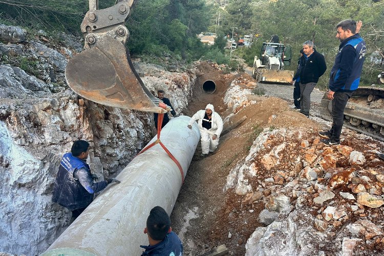 Bodrum'da patlayan DSİ hattına anında müdahale -