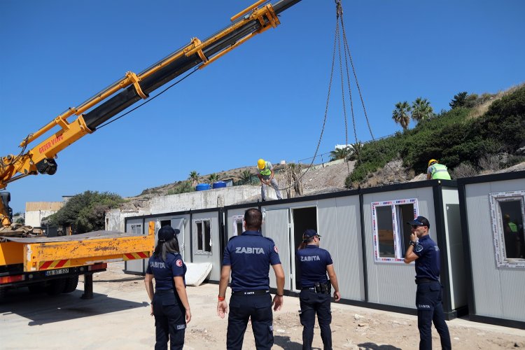Bodrum sahilindeki 22 konteynere belediye müdahalesi -