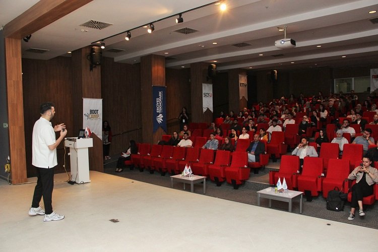 Bootcamp Erciyes'te freelancer eğitim -