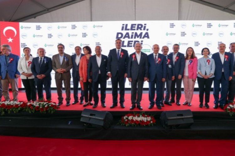 Bozkırın ortasında vaha oluşturdu -