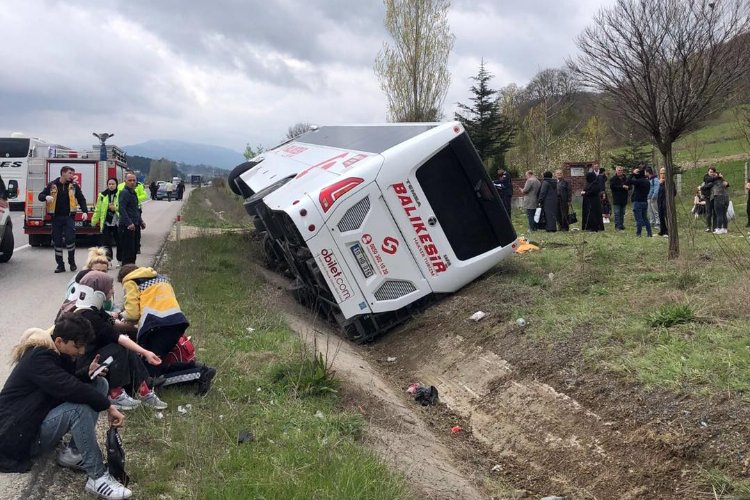 Bozüyük'te otobüs kazası: 12 yaralı! -