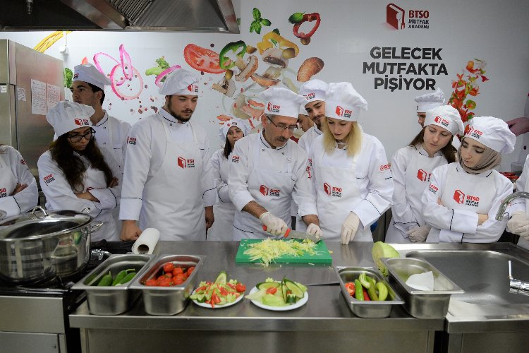 BTSO Mutfak Akademi’de yeni dönem başlıyor -