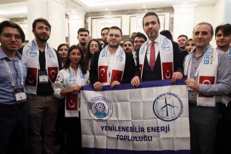 BTÜ’lü öğrenciler Bakan Bayraktar ile buluştu -