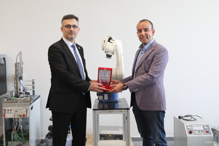 BTÜ’ye önemli robotik hibe -