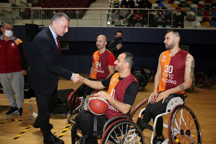 Bu maçta dostluk kazandı -