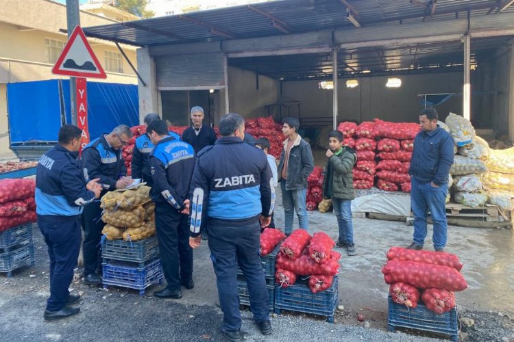Bu nasıl iş? Depolarda patatesleri çürütüp, fiyatları uçurdular -