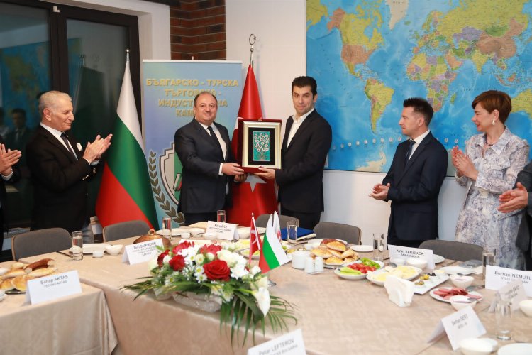Bulgaristan Başbakanı Petkov, Türk iş insanları ile buluştu -