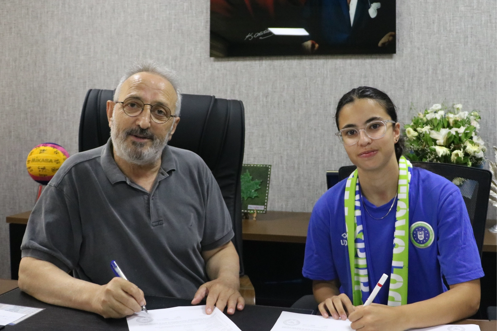 Bursa Büyükşehir Belediyespor genç oyuncularını bırakmadı -
