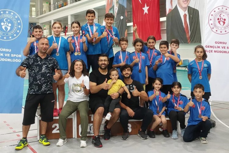 Bursa Büyükşehir Belediyesporlu badmintonculardan 4 madalya -