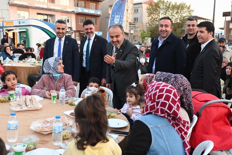 Bursa Büyükşehir iftar sofrasını bu kez Demirtaş'ta kurdu -