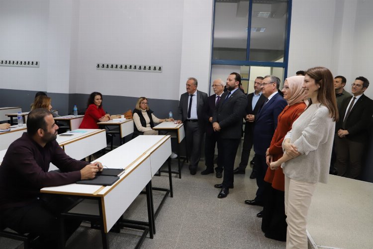 Bursa'da 3 ayda 8 bine yakın öğretmen eğitim aldı -