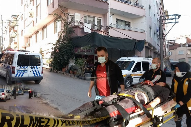Bursa'da 4. kattan düşen genç adam ağır yaralandı -
