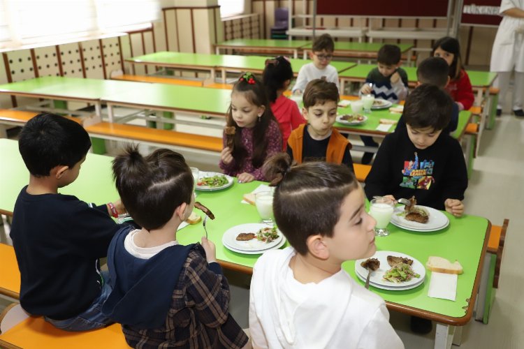 Bursa'da 70 bin öğrenci 'ücretsiz yemek'ten faydalanacak -