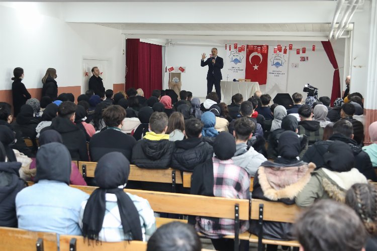 Bursa'da Başkan Aktaş'tan liseli öğrencilere nasihat -