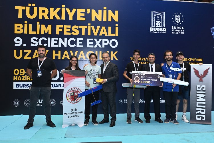 Bursa'da bilim meraklıları ödüllerine kavuştu -