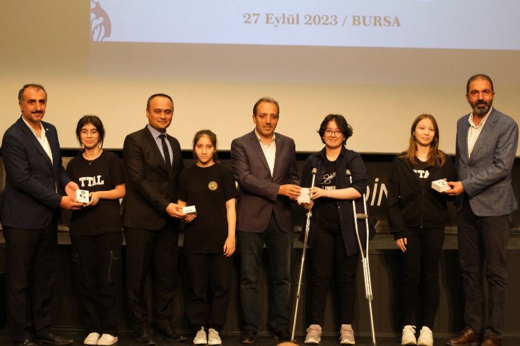 Bursa'da 'Bir Bilenle Bilge Nesil' ödüllerine kavuştu -
