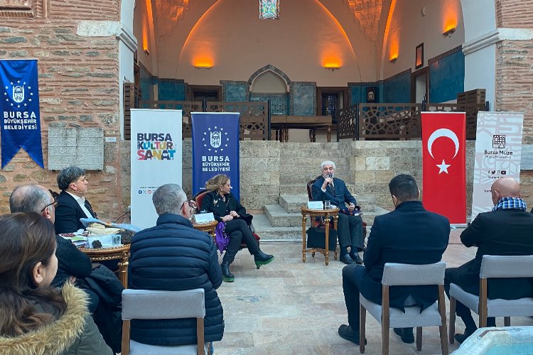 Bursa'da bir koleksiyoner bin hikaye -