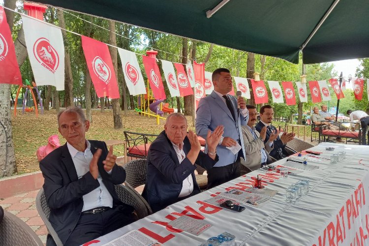 Bursa'da 'Demokrat'ik bayramlaşma -